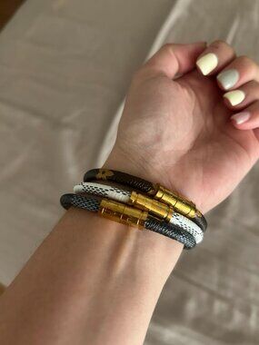 Fashion leather design bracelets